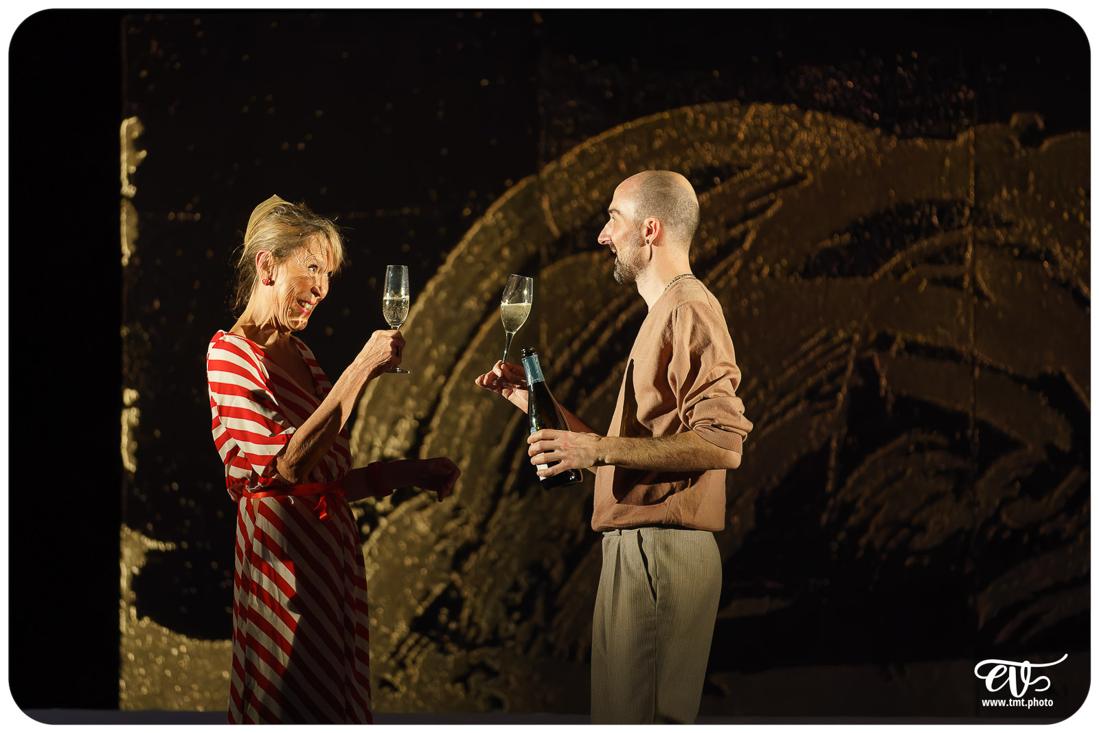 HISTOIRE D'AMOUR (DERNIERS CHAPÎTRES) - CIE LE TALON ROUGE